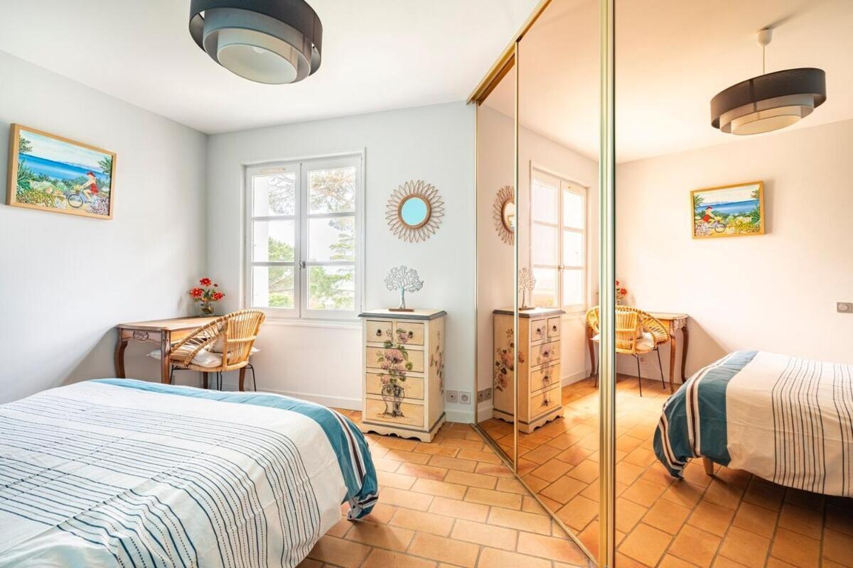 La Villa Moursoise 4 Etoiles Екстериор снимка