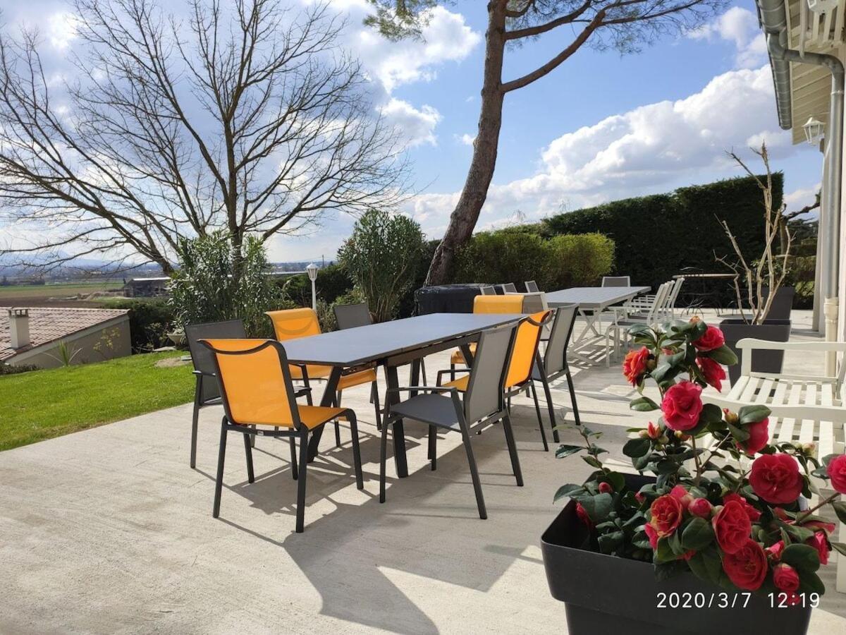 La Villa Moursoise 4 Etoiles Екстериор снимка